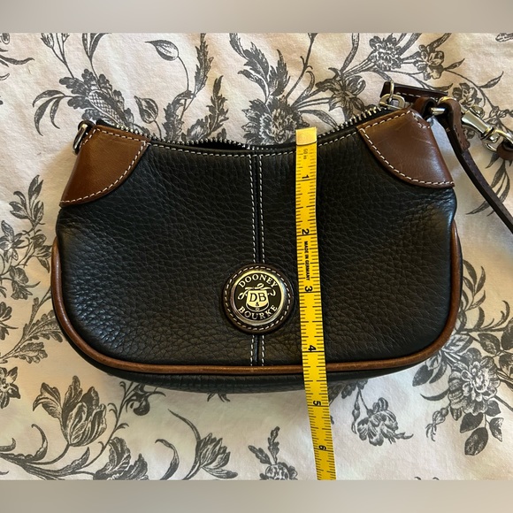 Vintage Dooney & Bourke pebbled leather wristlet very good condition - Picture 7 of 8